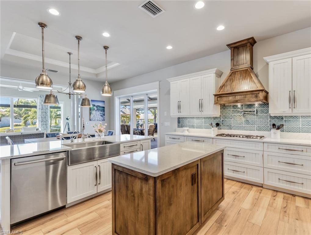 TOWN AND RIVER - Residential