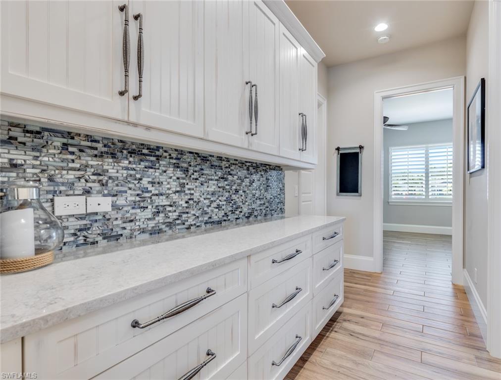 TOWN AND RIVER - Residential