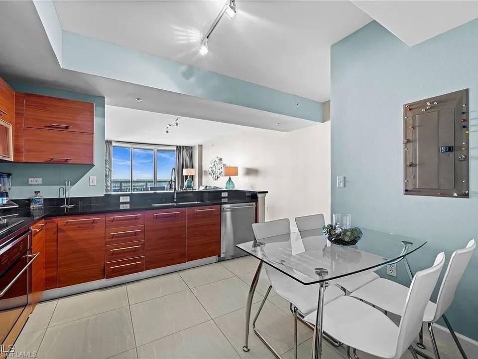 OASIS OF FORT MYERS - Residential Lease