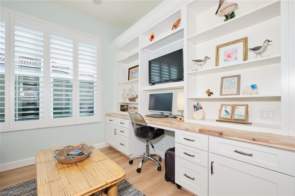 SOMMERSET VILLAS - Residential