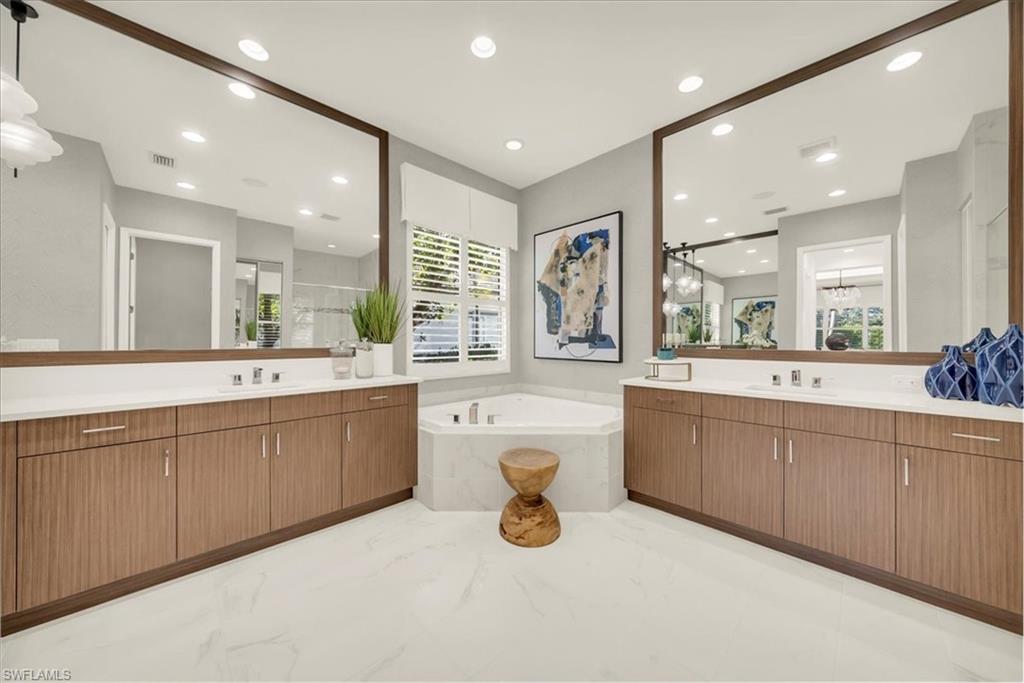 VALENCIA TRAILS - Residential