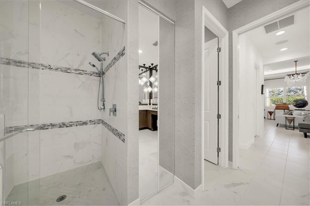 VALENCIA TRAILS - Residential