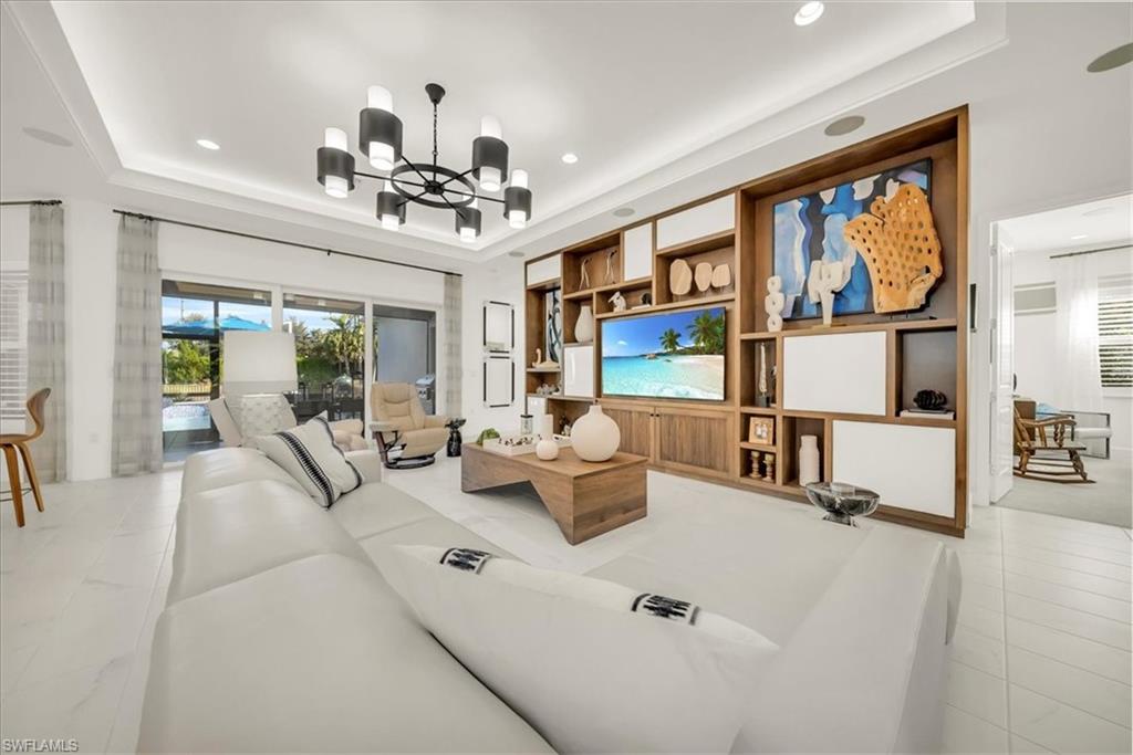 VALENCIA TRAILS - Residential