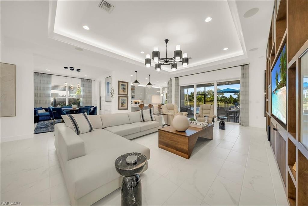 VALENCIA TRAILS - Residential