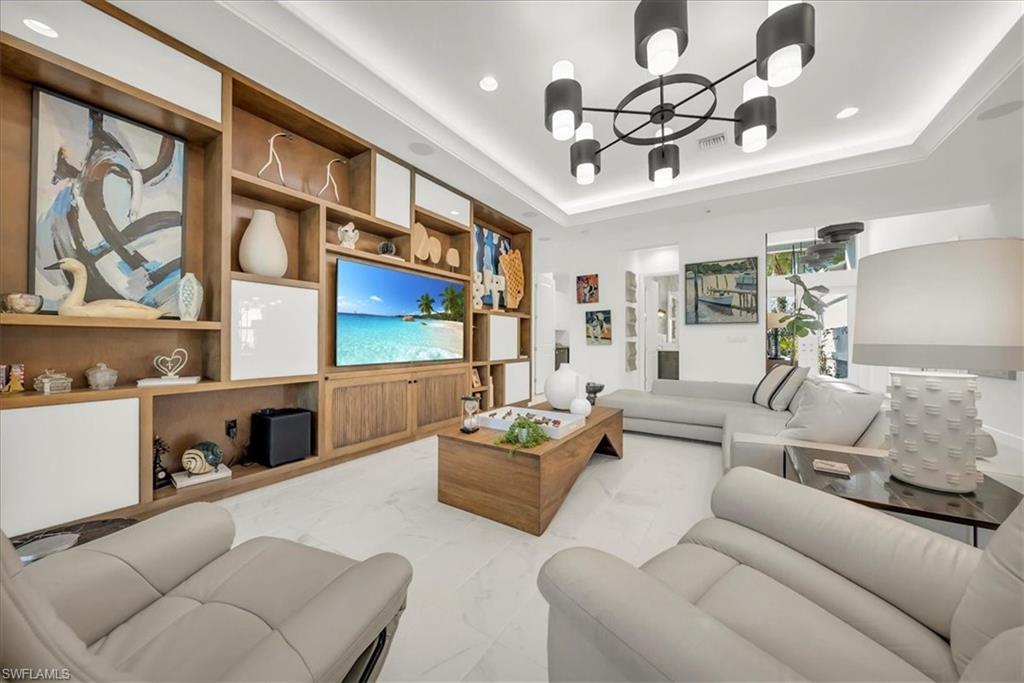 VALENCIA TRAILS - Residential