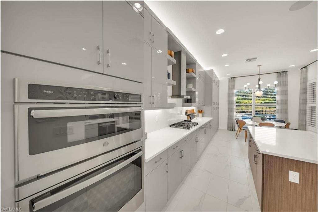 VALENCIA TRAILS - Residential