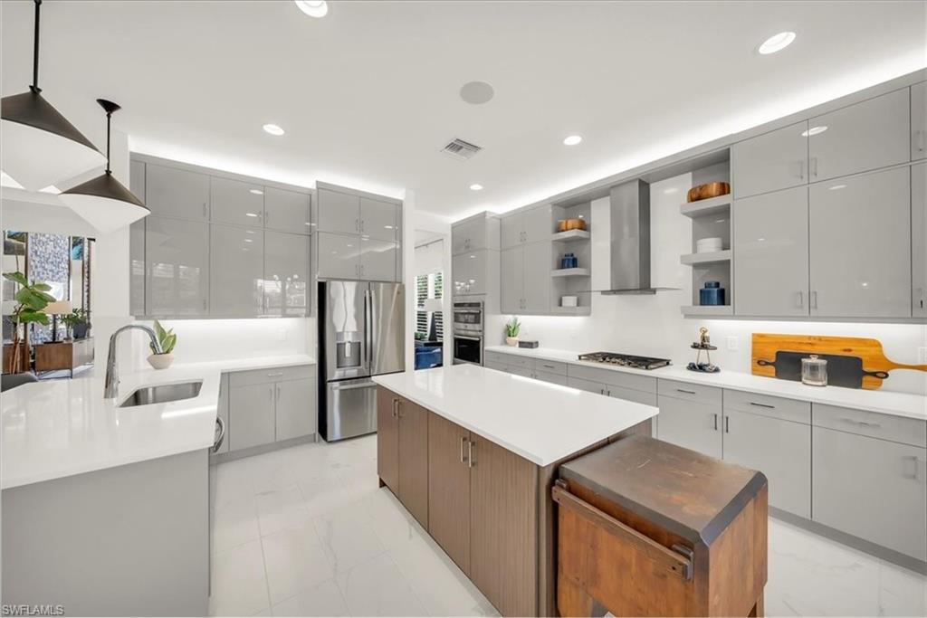 VALENCIA TRAILS - Residential