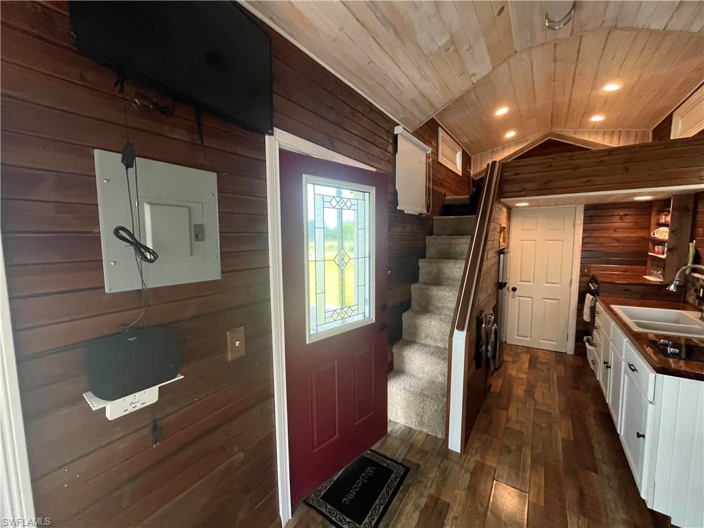 ACREAGE - Residential