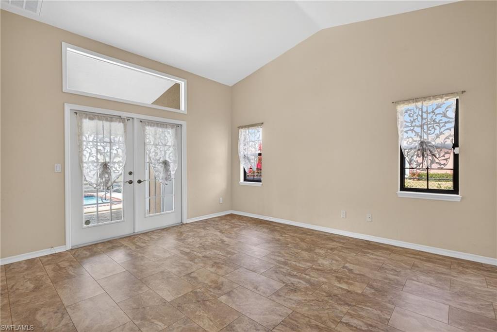 CAPE CORAL - Residential