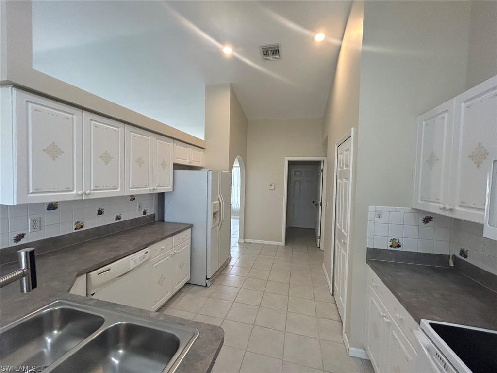 CAPE CORAL - Residential Lease