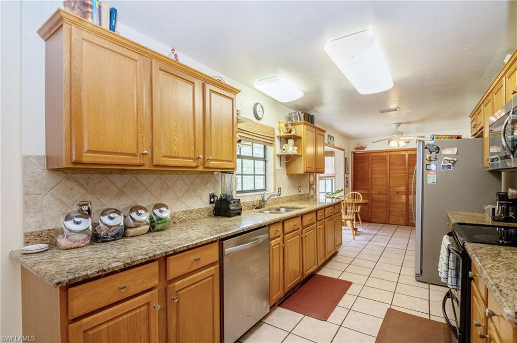 GOLDEN GATE ESTATES - Residential