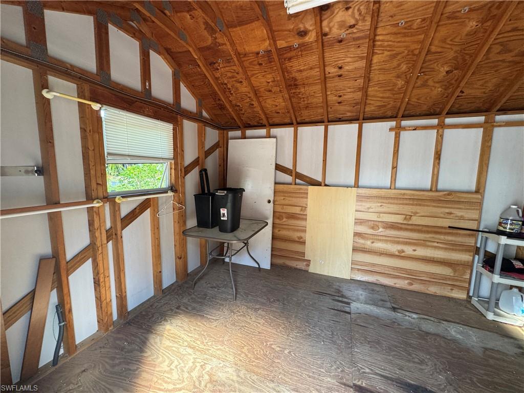 RIVERBEND MOTORCOACH RESORT - Land