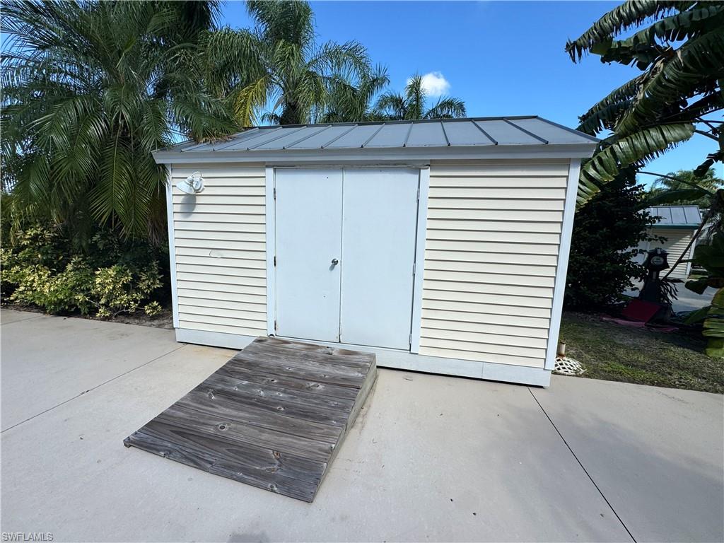 RIVERBEND MOTORCOACH RESORT - Land