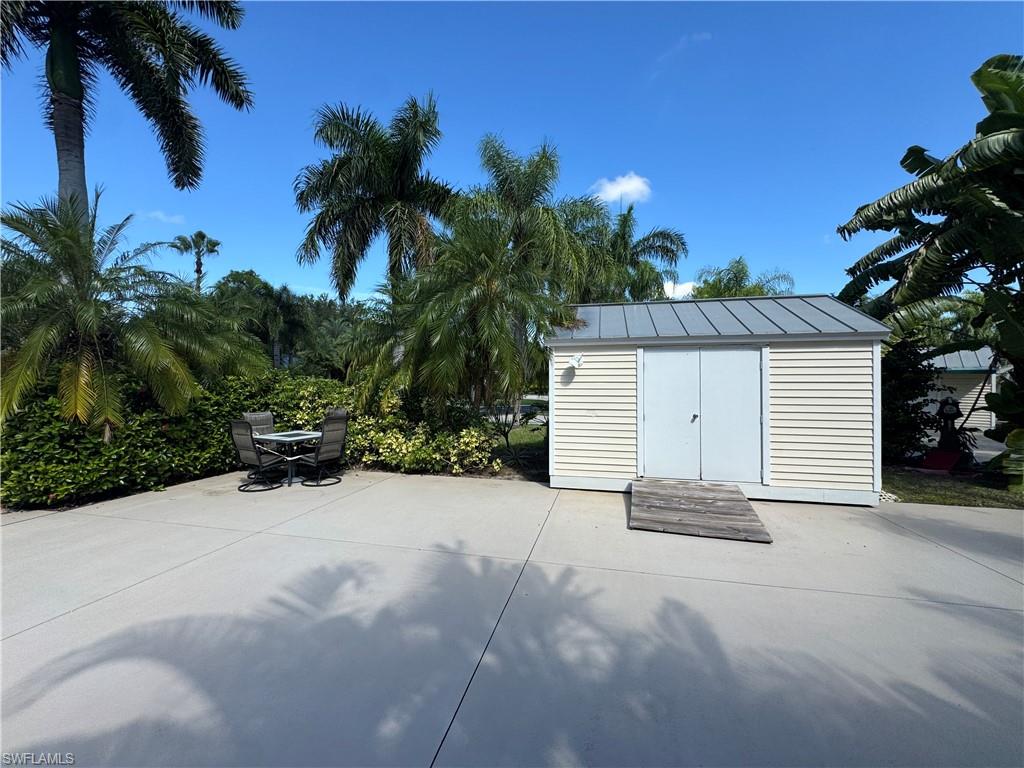 RIVERBEND MOTORCOACH RESORT - Land