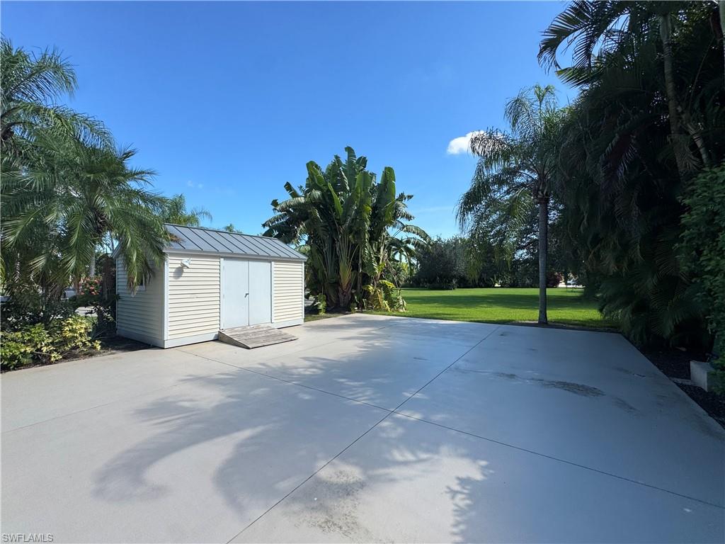 RIVERBEND MOTORCOACH RESORT - Land