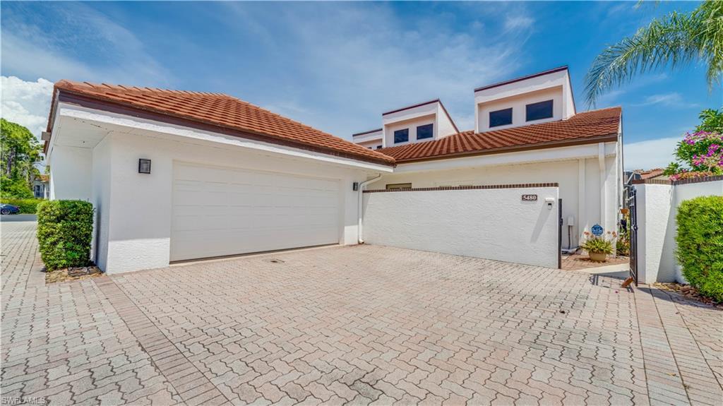 HARBOUR CASTLE - Residential