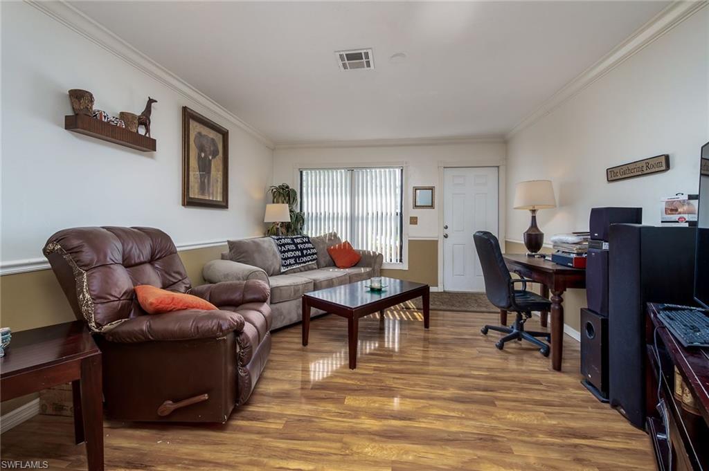 VILLAGES - Residential Lease