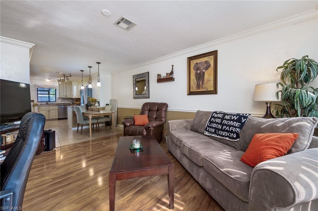 VILLAGES - Residential Lease