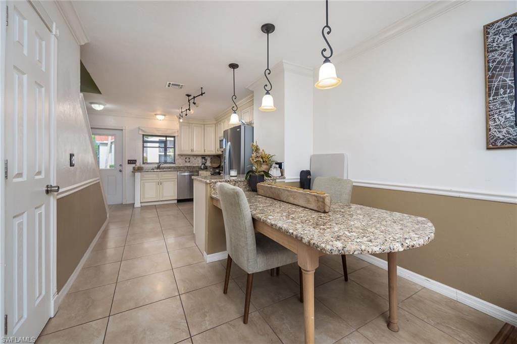 VILLAGES - Residential Lease