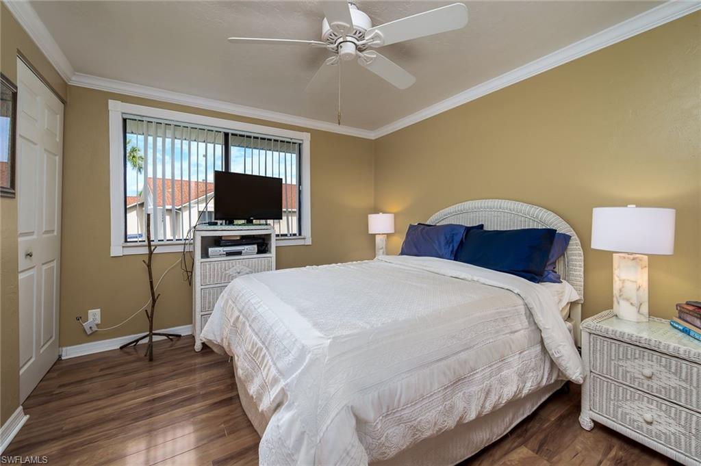 VILLAGES - Residential Lease