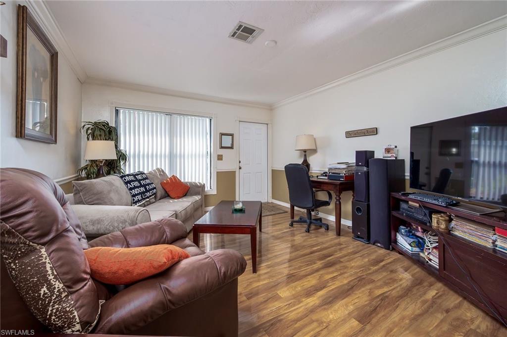 VILLAGES - Residential Lease