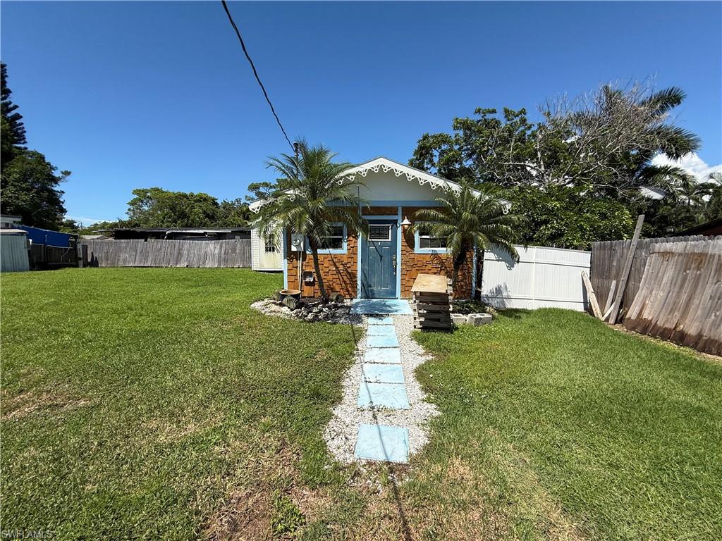 WEEKS REBECCA - Land