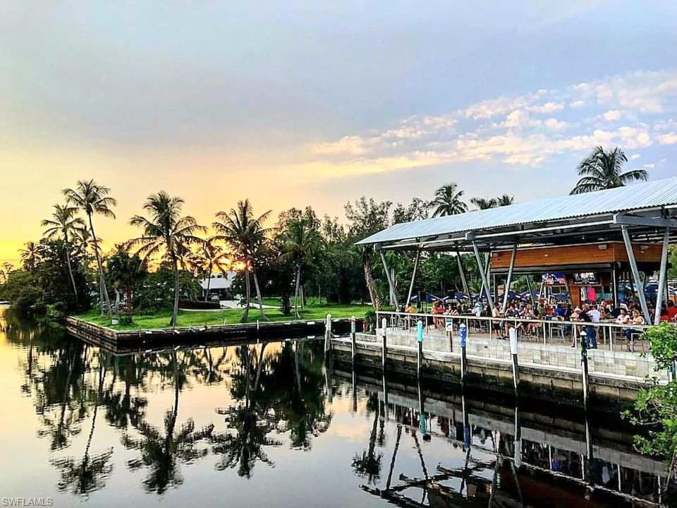 WEEKS REBECCA - Land