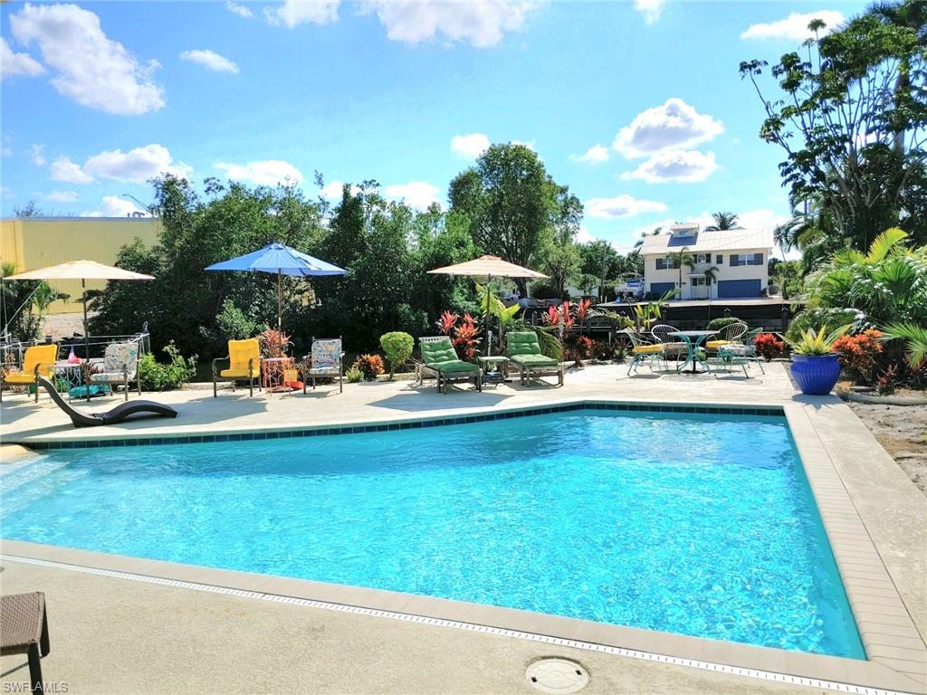 WEEKS REBECCA - Land