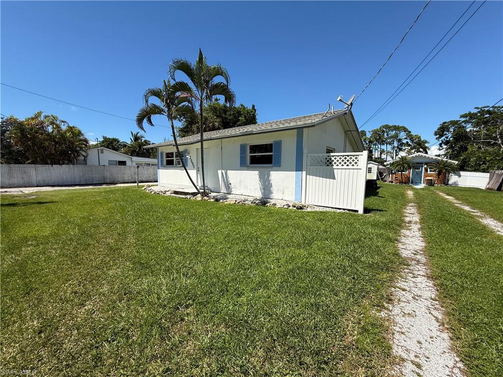 WEEKS REBECCA - Land