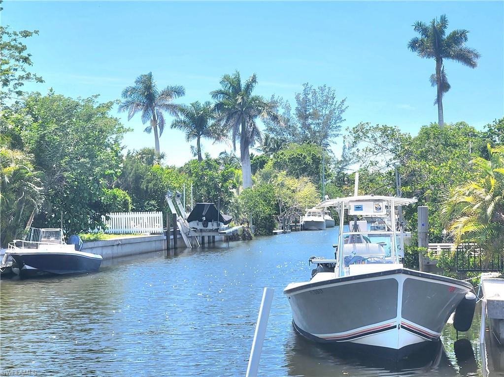 WEEKS REBECCA - Land