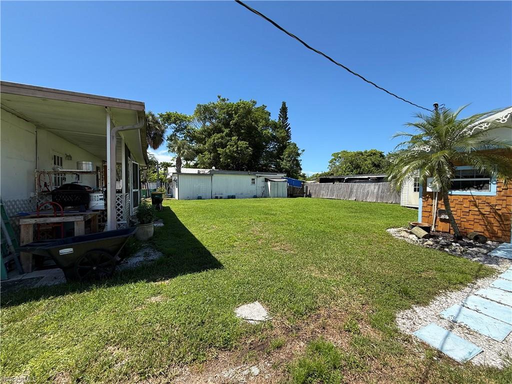 WEEKS REBECCA - Land