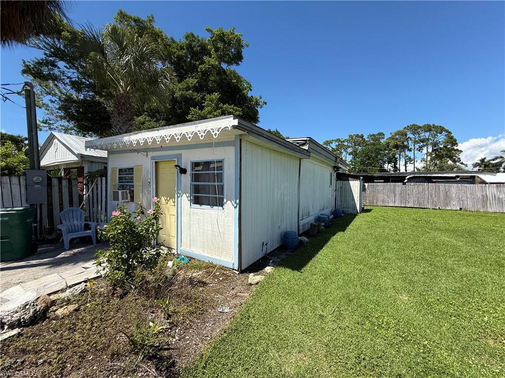 WEEKS REBECCA - Land