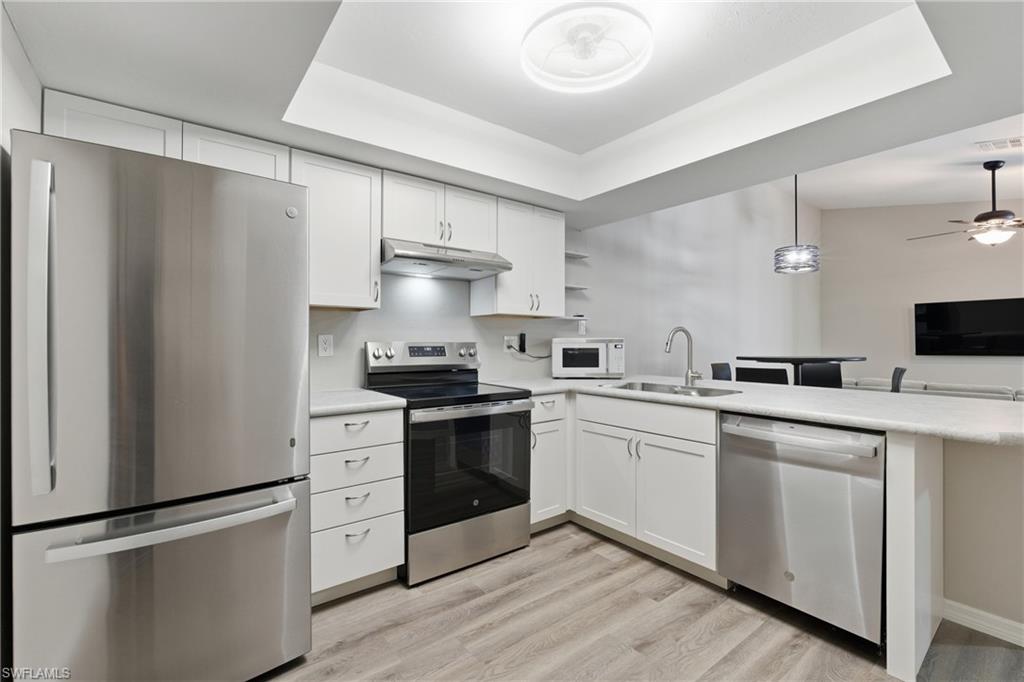 PALM LAKES - Residential