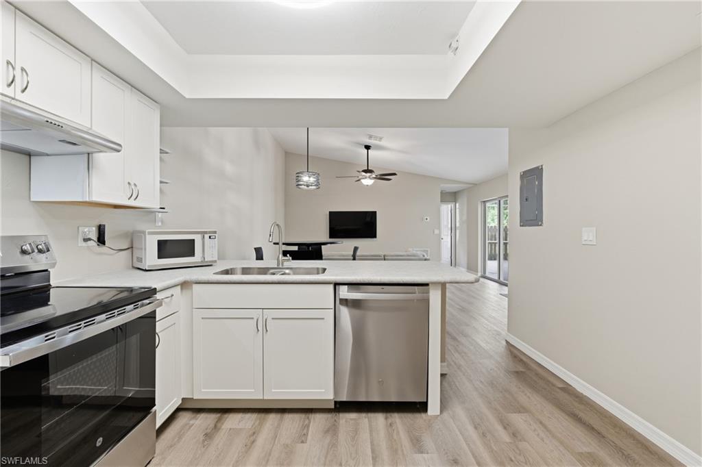 PALM LAKES - Residential