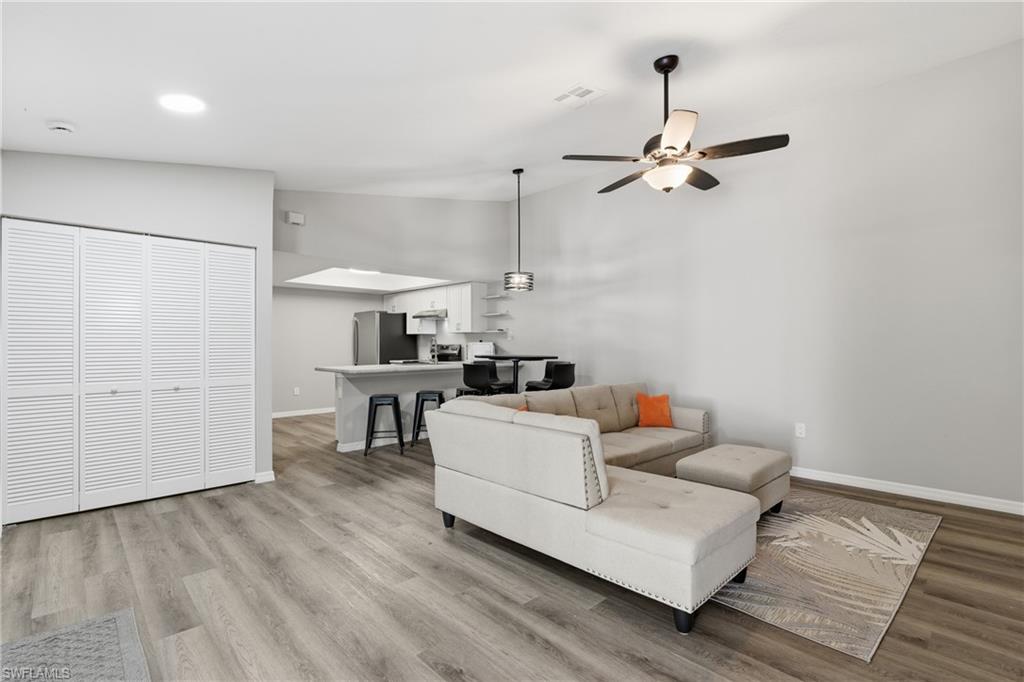 PALM LAKES - Residential