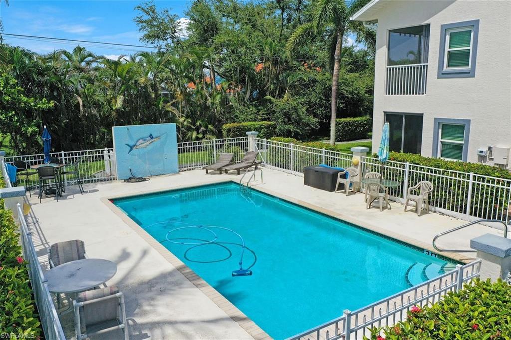 DANAH WAY CONDO - Residential