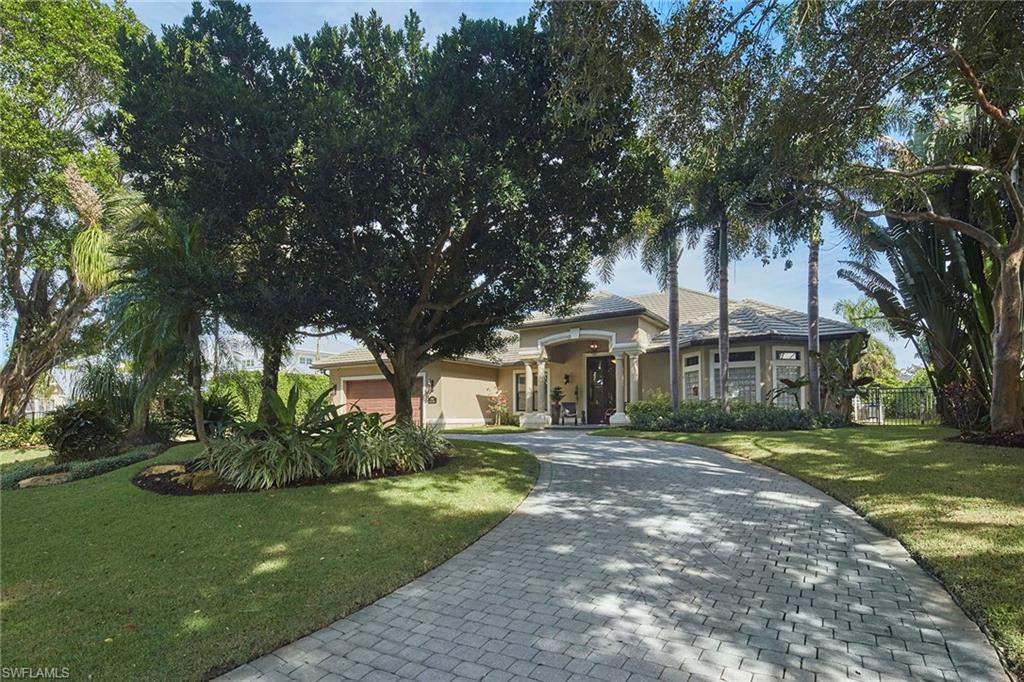 MOORINGS - Residential