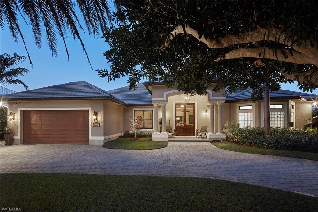 MOORINGS - Residential