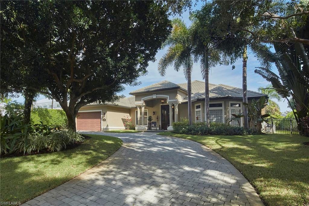 MOORINGS - Residential