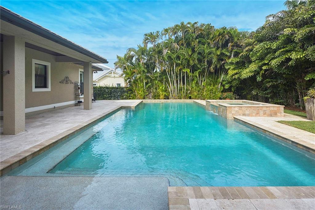 MOORINGS - Residential