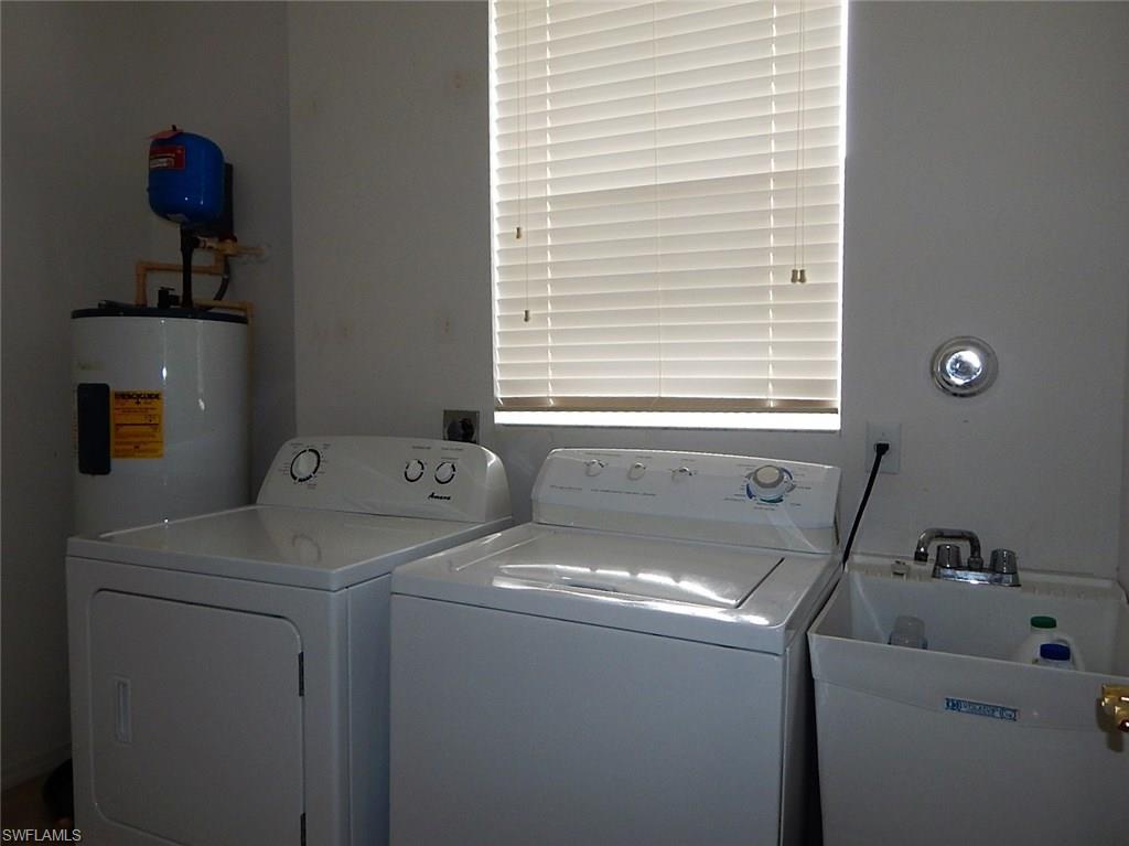 CORAL LAKES - Residential