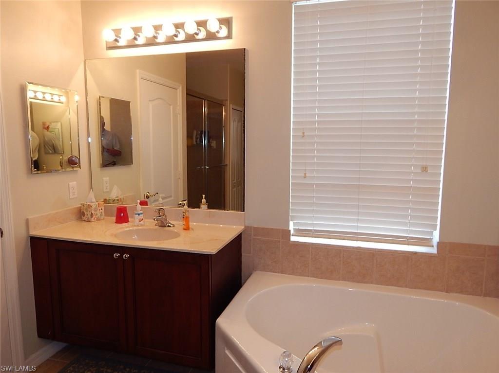 CORAL LAKES - Residential