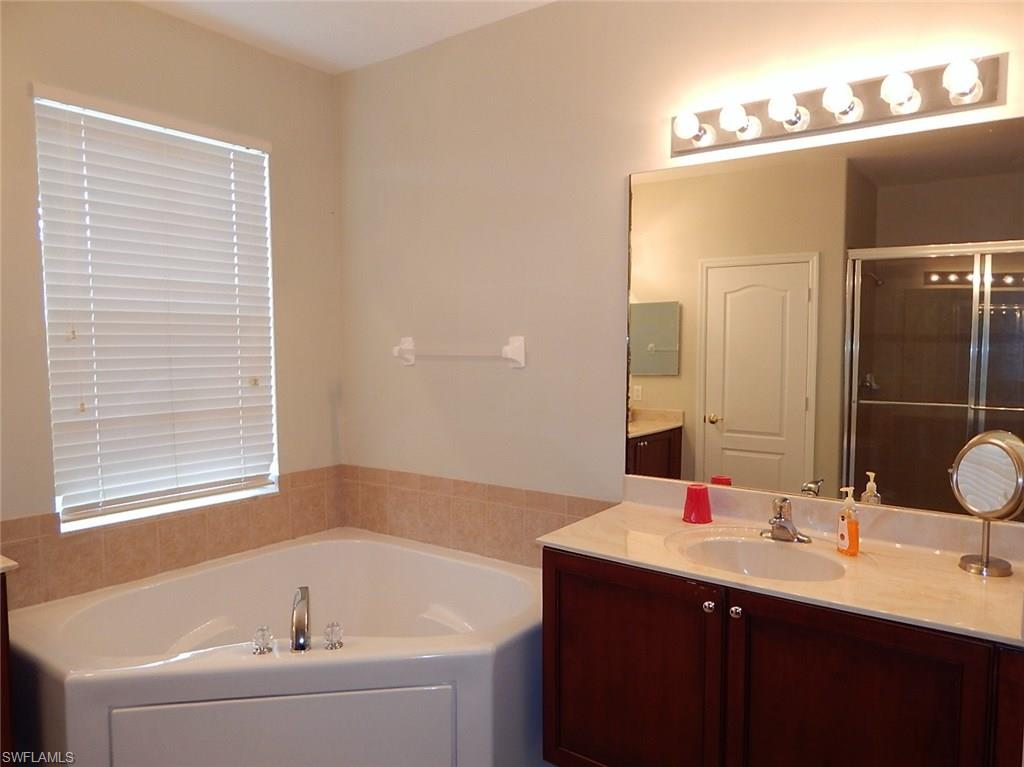 CORAL LAKES - Residential