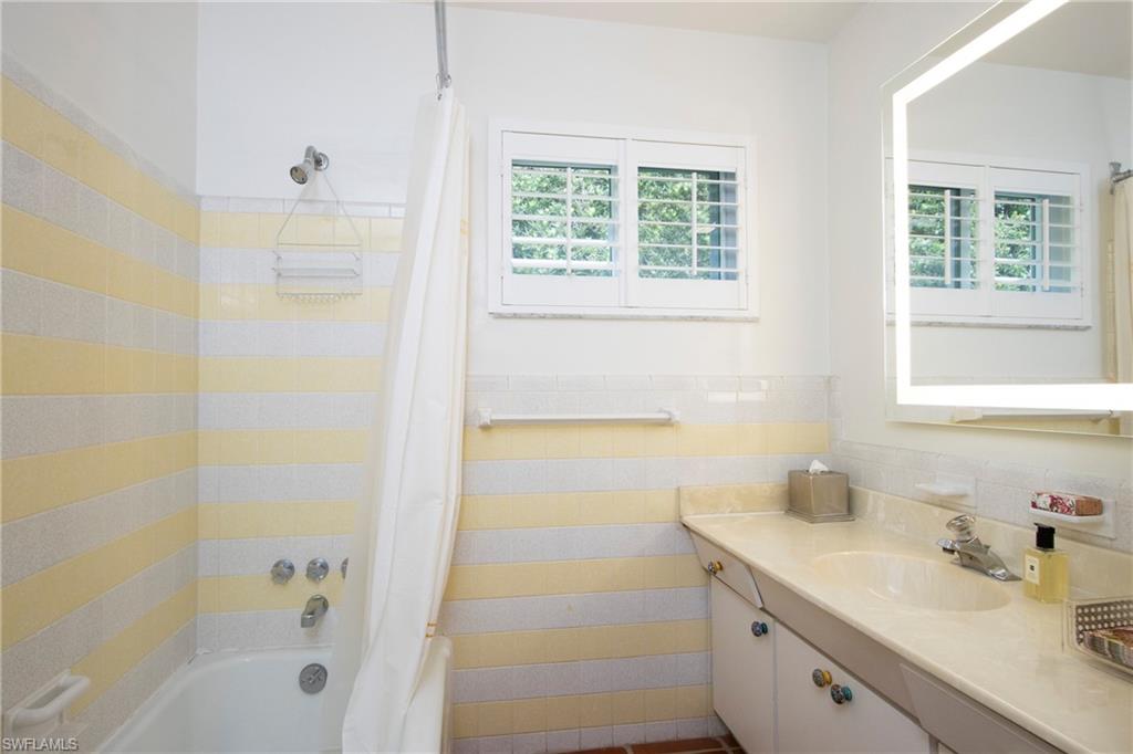 OLDE NAPLES - Residential Lease