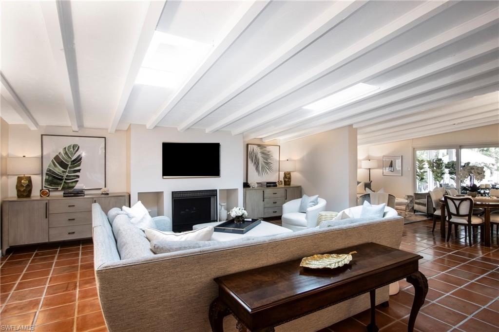 OLDE NAPLES - Residential Lease