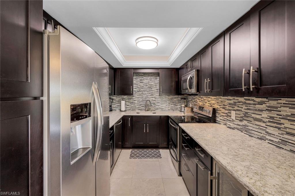 GLADES COUNTRY CLUB - Residential