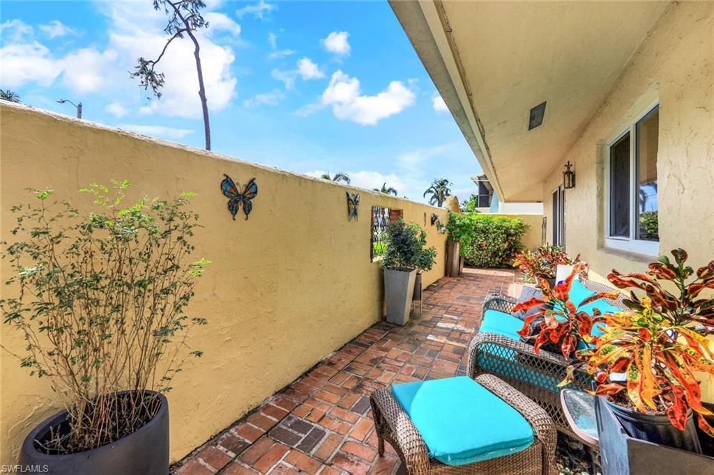 GLADES COUNTRY CLUB - Residential