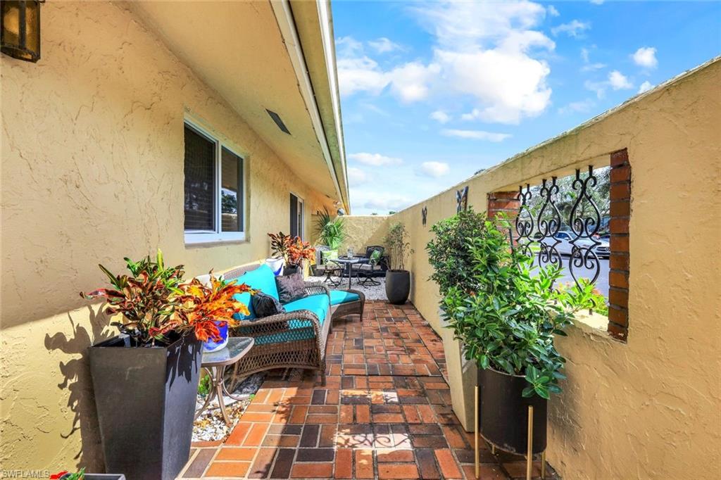 GLADES COUNTRY CLUB - Residential