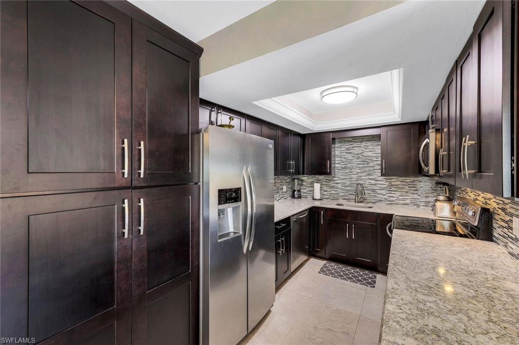 GLADES COUNTRY CLUB - Residential