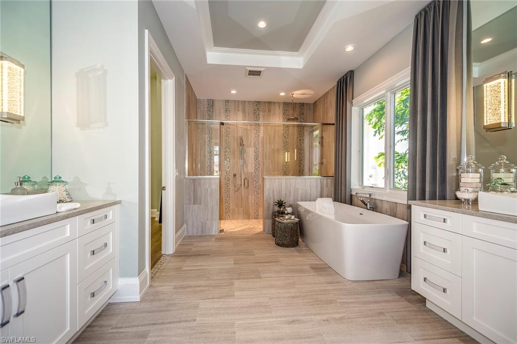 ROYAL HARBOR - Residential